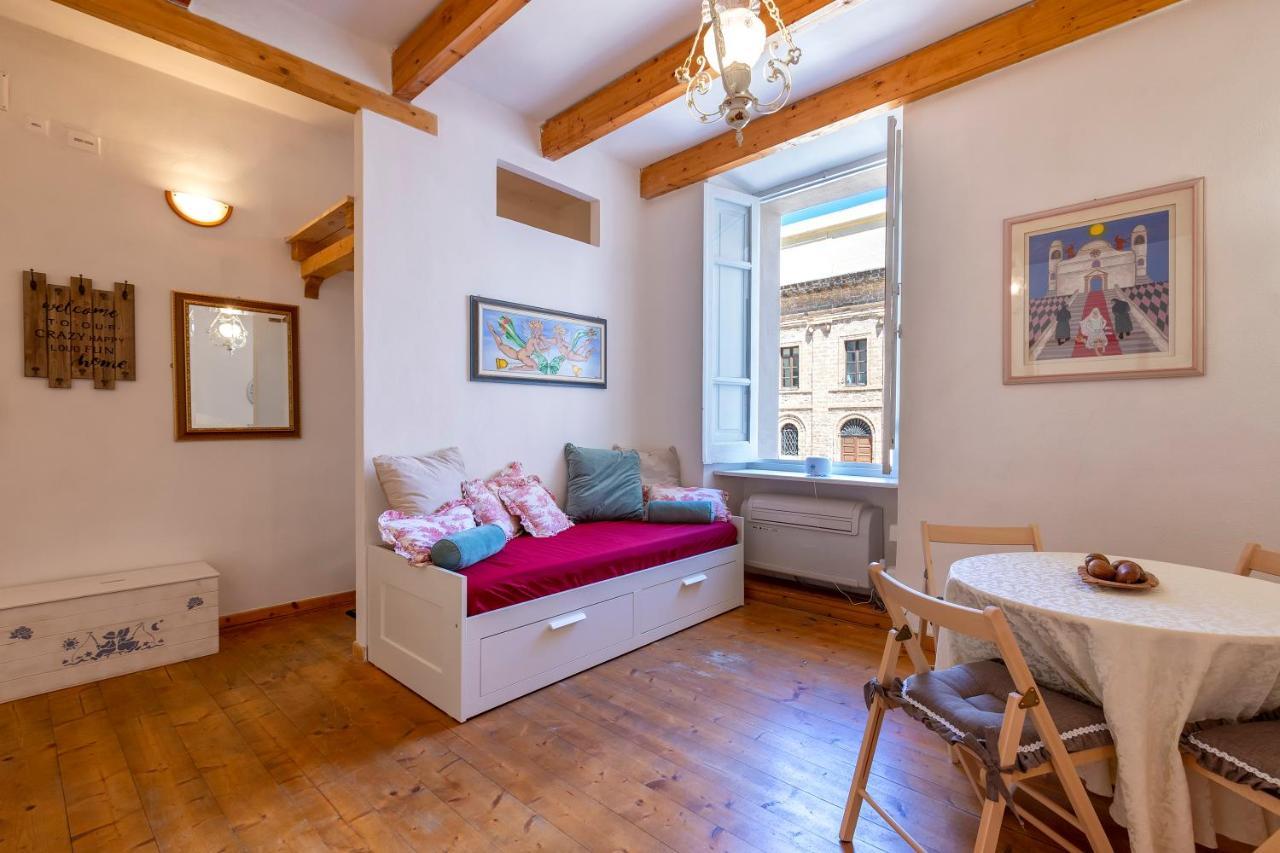 La Finestra Sul Teatro Apartment Alghero Luaran gambar