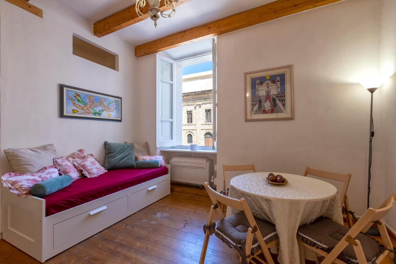 La Finestra Sul Teatro Apartment Alghero Luaran gambar