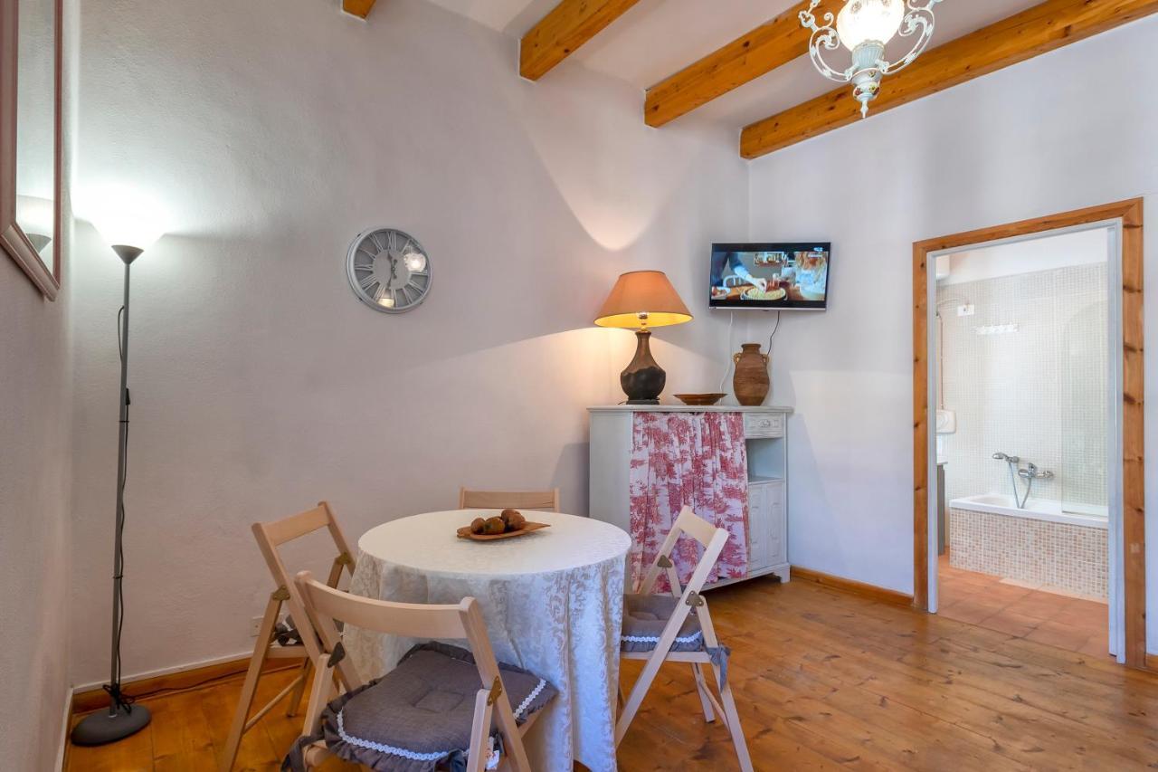 La Finestra Sul Teatro Apartment Alghero Luaran gambar